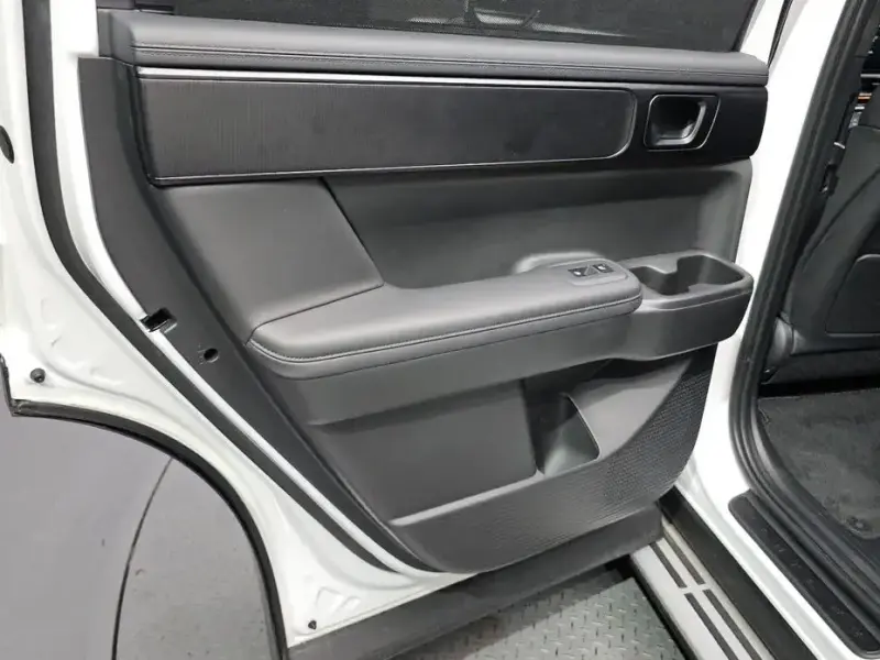 2024 Hyundai Santa Fe с пробегом 9 617 км