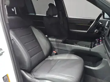 2024 Hyundai Santa Fe с пробегом 9 617 км
