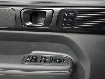 2024 Hyundai Santa Fe с пробегом 9 617 км