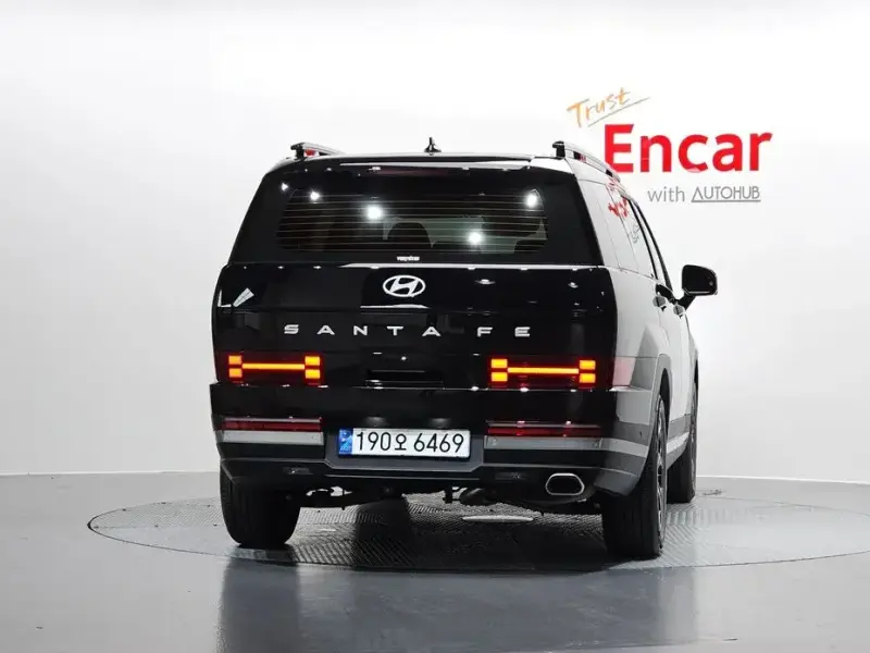 2025 Hyundai Santa Fe с пробегом 6 944 км