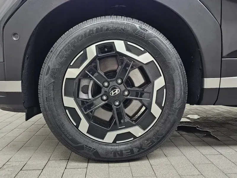 2025 Hyundai Santa Fe с пробегом 6 944 км