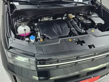2025 Hyundai Santa Fe с пробегом 6 944 км