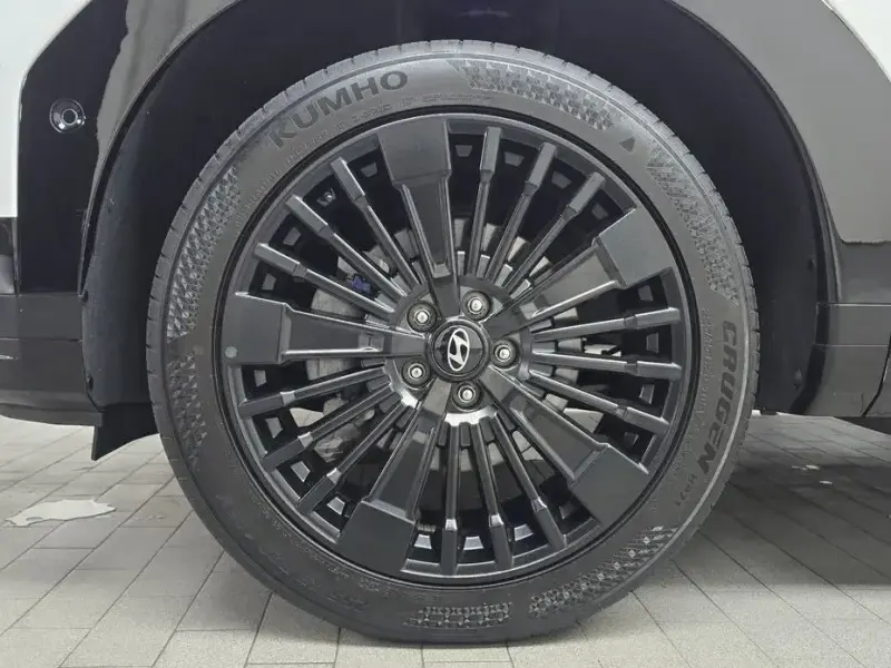 2024 Hyundai Santa Fe с пробегом 24 605 км