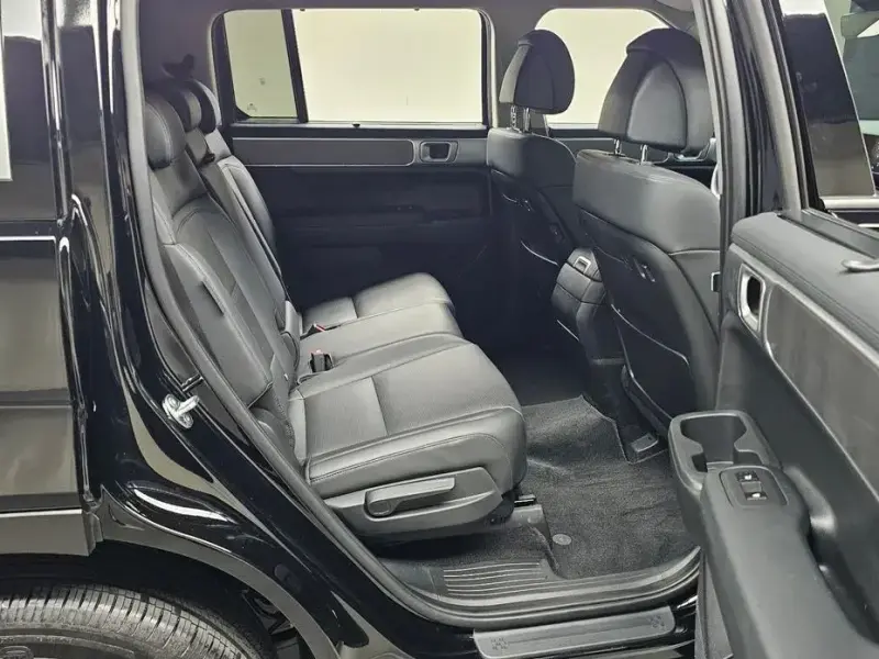2025 Hyundai Santa Fe с пробегом 6 944 км