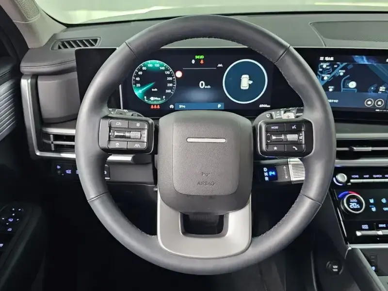2025 Hyundai Santa Fe с пробегом 6 944 км