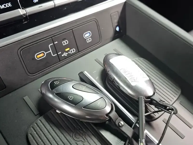 2025 Hyundai Santa Fe с пробегом 6 944 км