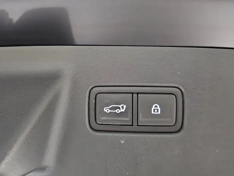 2025 Hyundai Santa Fe с пробегом 6 944 км