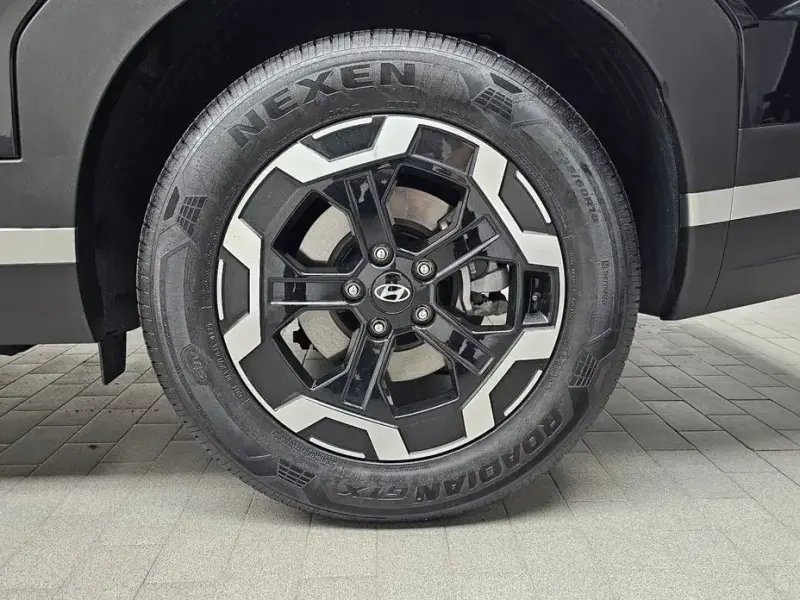 2025 Hyundai Santa Fe с пробегом 6 944 км