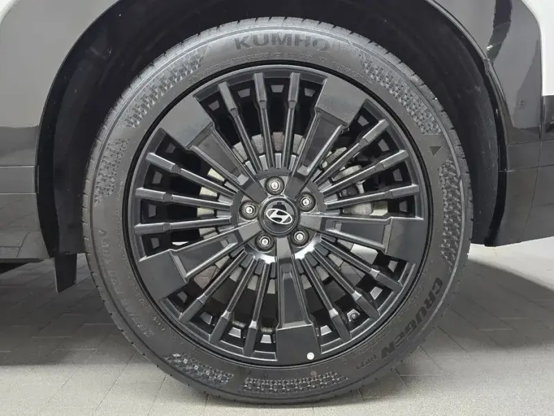 2024 Hyundai Santa Fe с пробегом 24 605 км