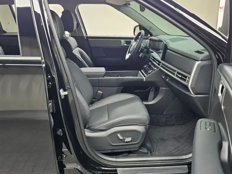 2025 Hyundai Santa Fe с пробегом 6 944 км