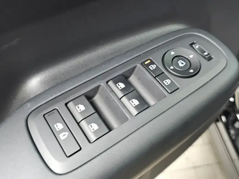 2025 Hyundai Santa Fe с пробегом 6 944 км