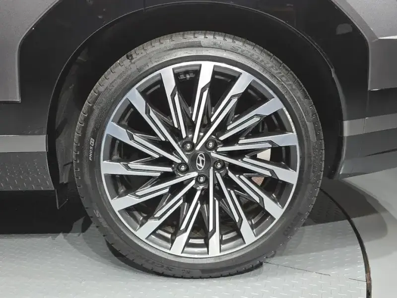 2024 Hyundai Santa Fe с пробегом 22 537 км