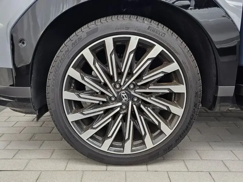 2024 Hyundai Santa Fe с пробегом 16 962 км