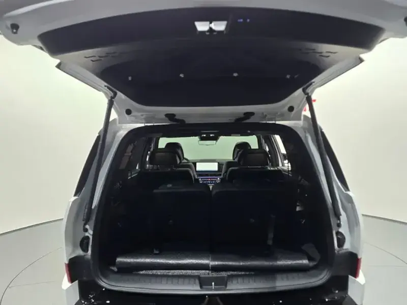 2024 Hyundai Santa Fe с пробегом 12 394 км