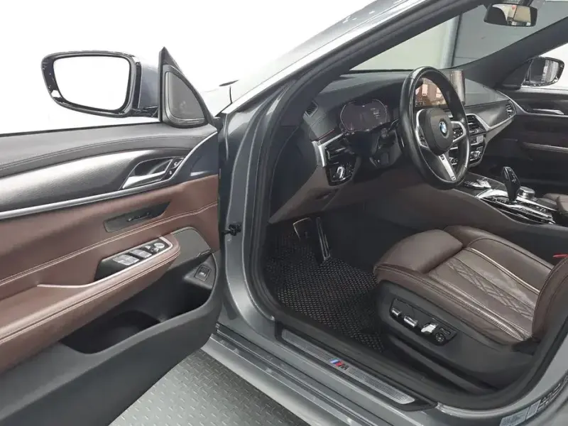 2023 BMW 6 серии с пробегом 43 928 км