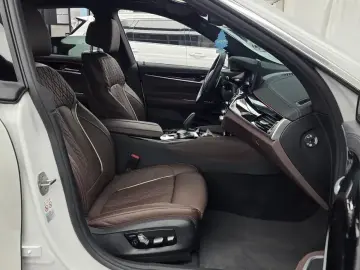 2023 BMW 6 серии с пробегом 28 140 км