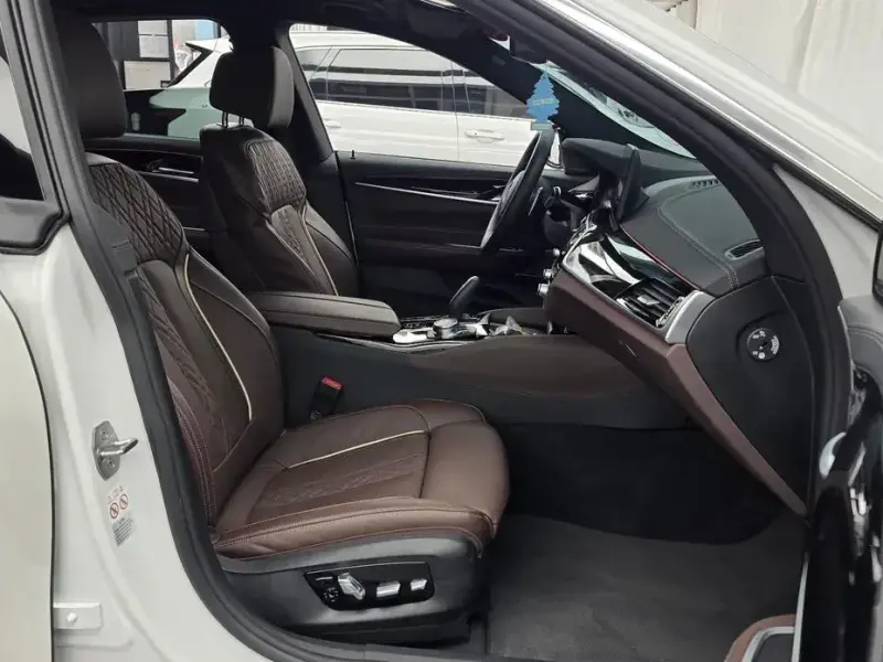 2023 BMW 6 серии с пробегом 28 140 км