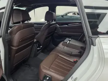 2023 BMW 6 серии с пробегом 28 140 км