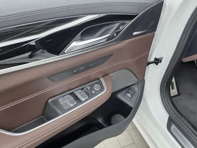 2023 BMW 6 серии с пробегом 28 140 км