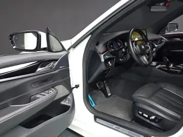 2023 BMW 6 серии с пробегом 39 201 км