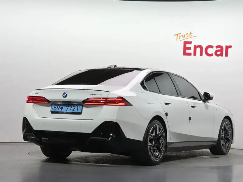 2024 BMW i5 с пробегом 28 013 км