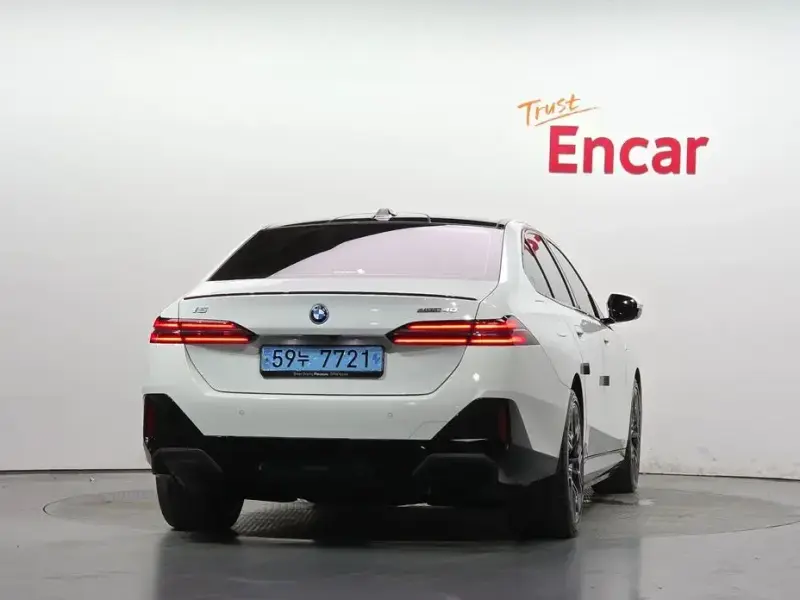 2024 BMW i5 с пробегом 28 013 км