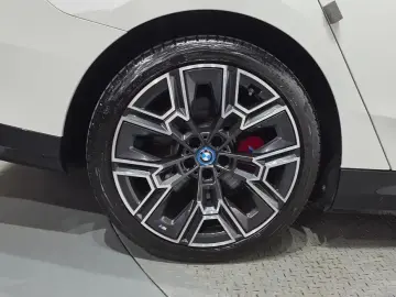 2024 BMW i5 с пробегом 28 013 км