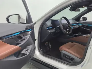 2024 BMW i5 с пробегом 28 013 км