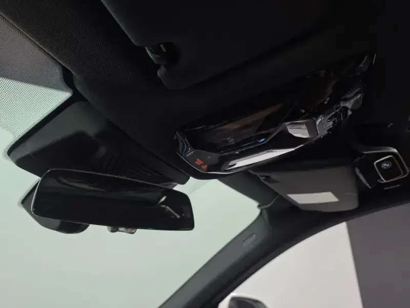 2024 BMW i5 с пробегом 28 013 км