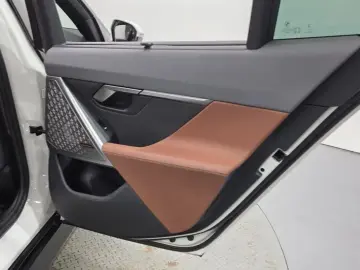 2024 BMW i5 с пробегом 28 013 км