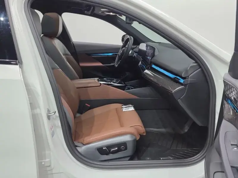 2024 BMW i5 с пробегом 28 013 км