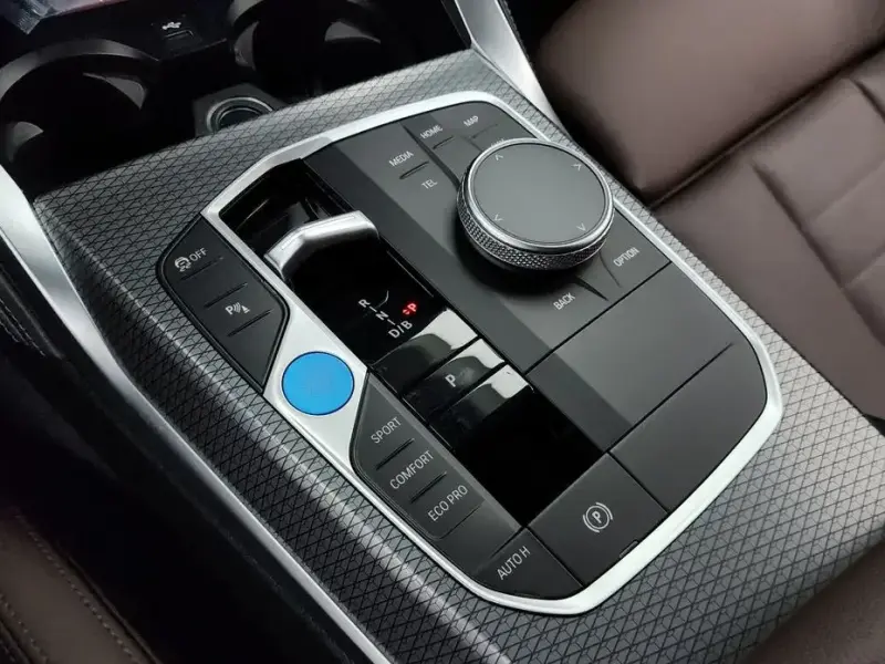 2023 BMW i4 с пробегом 79 174 км