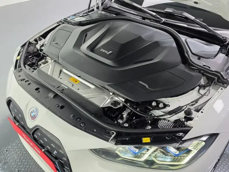 2024 BMW i4 с пробегом 40 210 км
