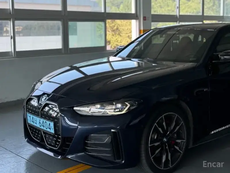 2022 BMW i4 с пробегом 82 000 км