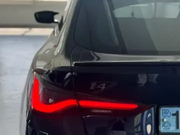 2022 BMW i4 с пробегом 82 000 км