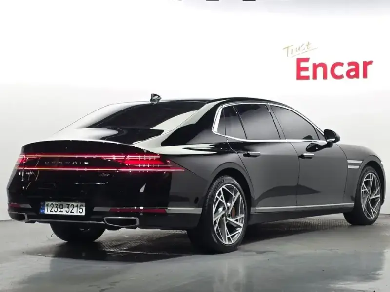 2023 Genesis G90 с пробегом 49 128 км