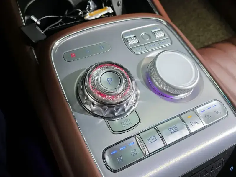 2023 Genesis G90 с пробегом 49 128 км