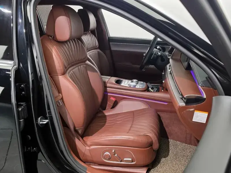 2023 Genesis G90 с пробегом 49 128 км