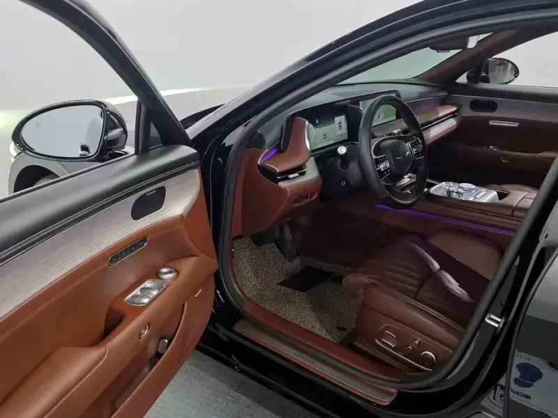 2023 Genesis G90 с пробегом 49 128 км