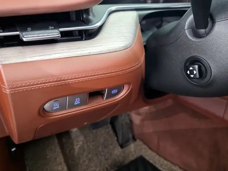 2023 Genesis G90 с пробегом 49 128 км