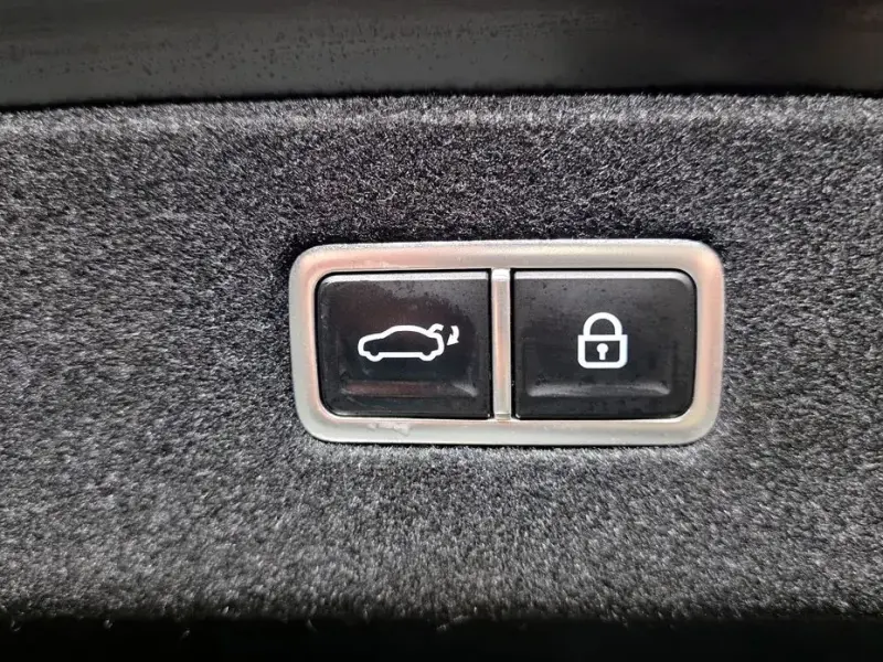 2023 Genesis G90 с пробегом 49 128 км