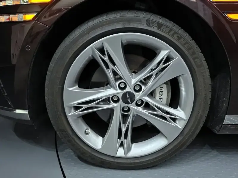 2023 Genesis G90 с пробегом 51 664 км