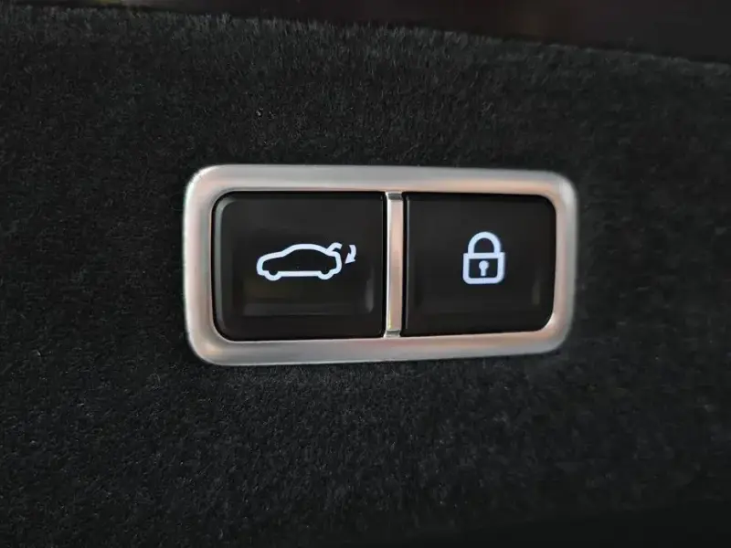 2023 Genesis G90 с пробегом 51 664 км