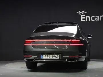 2023 Genesis G90 с пробегом 45 507 км