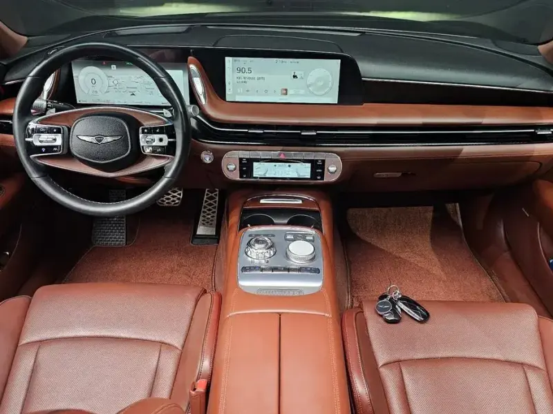 2023 Genesis G90 с пробегом 45 507 км