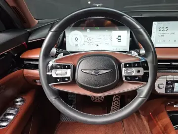 2023 Genesis G90 с пробегом 45 507 км