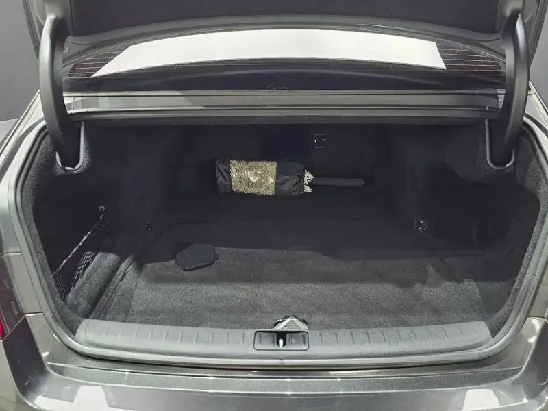 2023 Genesis G90 с пробегом 45 507 км