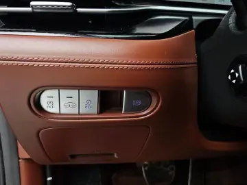 2023 Genesis G90 с пробегом 45 507 км