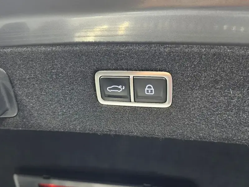 2023 Genesis G90 с пробегом 29 799 км