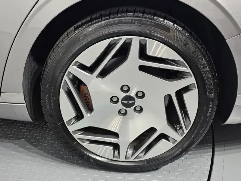 2023 Genesis G90 с пробегом 29 799 км